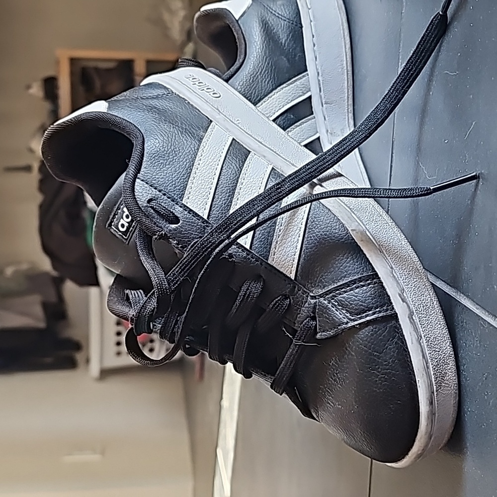 Addias Grand Court Sneakers